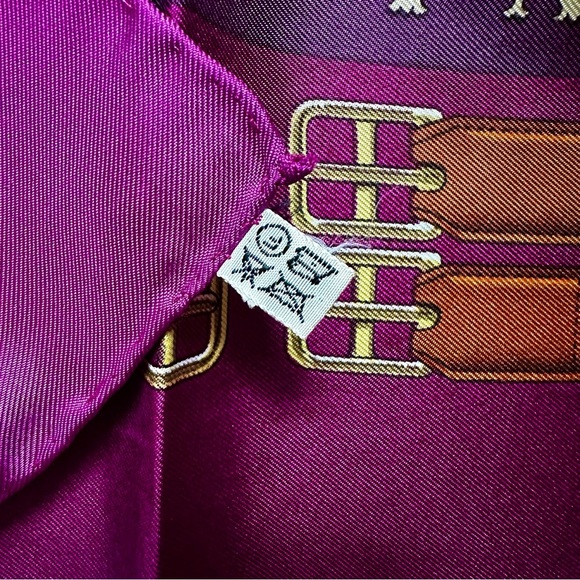 Hermes 100% Silk Purple & Fuchsia Pink Jumping Horses Large 90cm Square Scarf - Picture 9 of 10